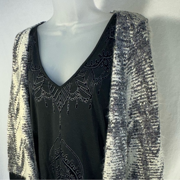 Desigual women’s sweater combo - Picture 2 of 6